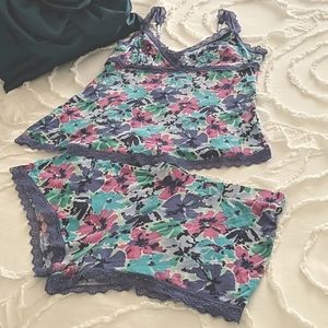 Valerie Bertinelli two piece pajama set